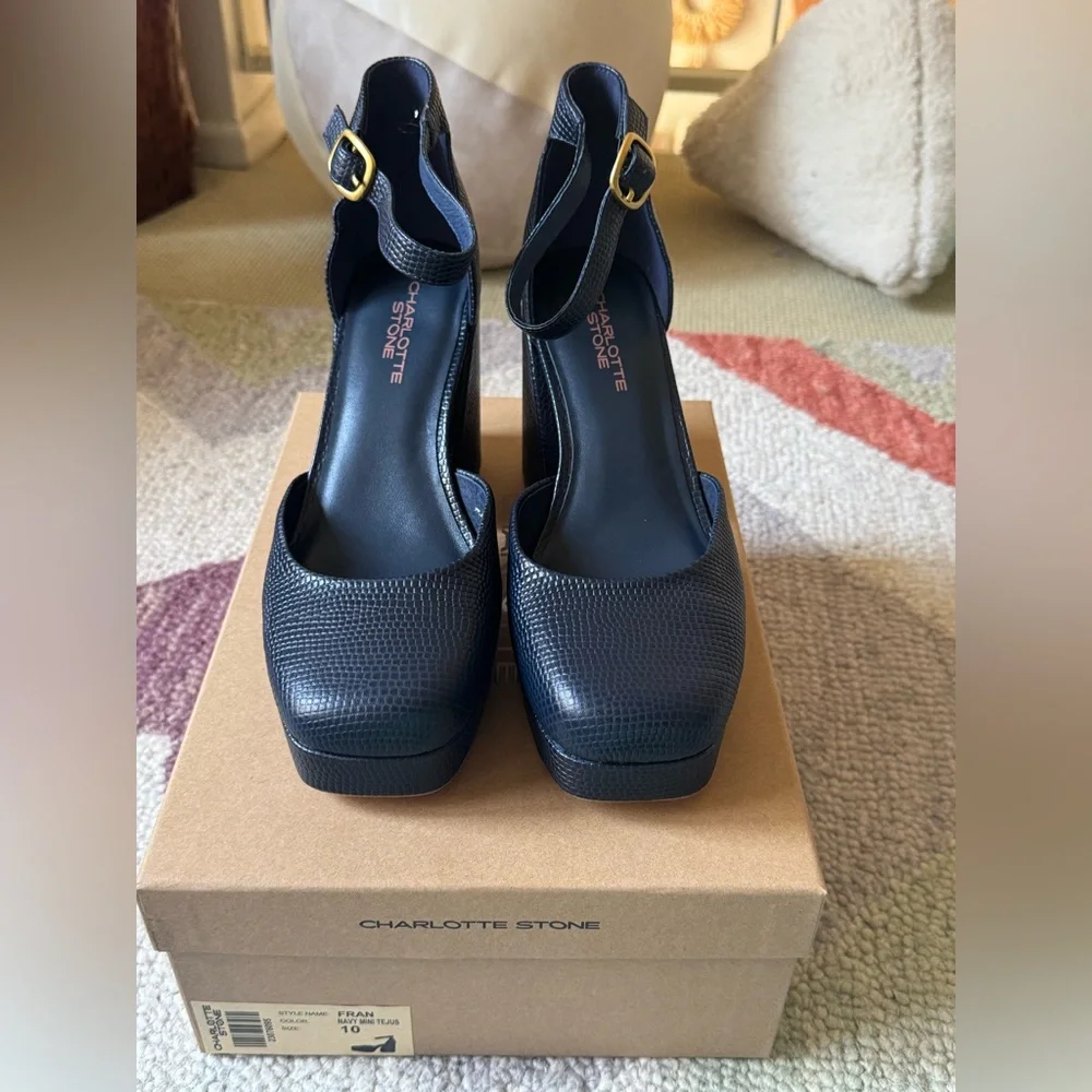 Charlotte Stone Fran platform heel in Navy texture leather Sz 10 never worn NIB